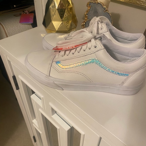 VANS WHITE LEATHER RUNNERS - Picture 2 of 6